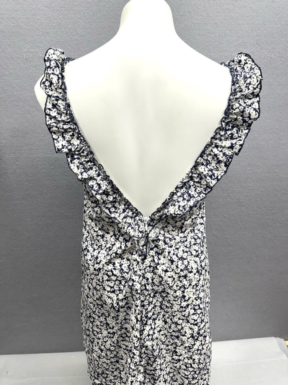 Zara Trafulac V Open Back Mini Dress Size S Daisy Pattern Flower Raffle